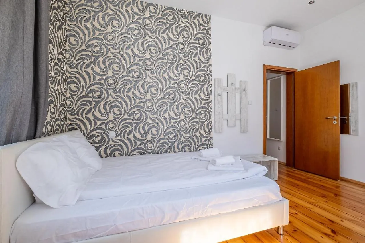Blue House Sofia Top Center 3Bdr Family & Friends Apartman